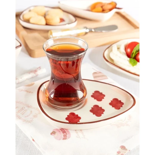منديل مثلث الطيور الحمراء - قطر 15 سم منديل مثلث الطيور الحمراء - قطر 15 سم