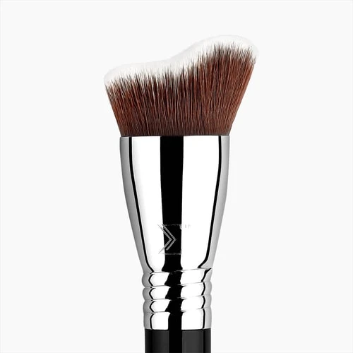 Sigma Beauty F83 Curved Kabuki Brush for Foundation & Contour | Professional Makeup Brush with Soft Synthetic Fibers - Sigma beauty - Image 2