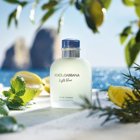 دولتشي اند غابانا لايت بلو بور هوم او دي تواليت 200 مل: عطر منعش للرجال للاستخدام اليومي - دولتشي اند غابانا - Image 3