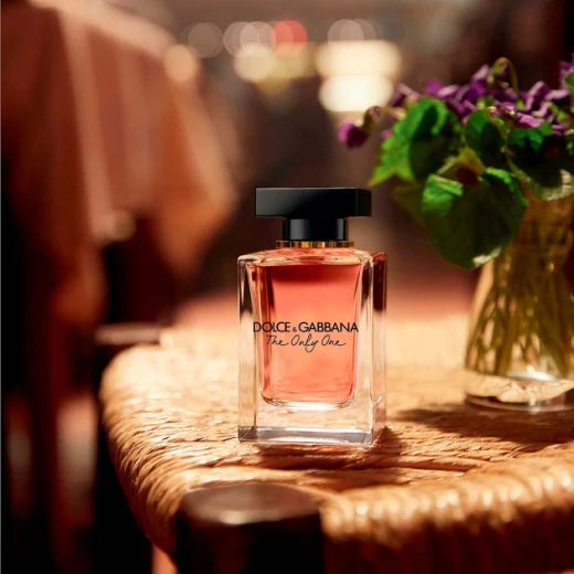 دولتشي اند غابانا عطر ذا أونلي ون ٥٠ مل عطر نسائي زهري برائحة آسرة - دولتشي اند غابانا - Image 4