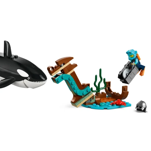 LEGO City قارب استكشاف الغوص 60377 - لعبة بناء بحرية، تحتوي على بيئة مرجانية، غواصة صغيرة، 3 شخصيات صغيرة، ومجسمات راي مانتا، سمكة قرش، سرطان، سمكتين، و2 سلحفاة - ليجو - Image 6