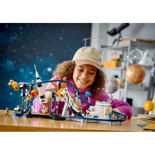 LEGO Creator 3 في 1 شاحنة مسطحة مع لعبة هليكوبتر، تتحول من شاحنة مسطحة إلى طائرة مروحية إلى هوت رود وسيارة SUV، فكرة هدية للأولاد والبنات من عمر 7 سنوات فما فوق، 31146 من ليغو - ليجو - Image 5