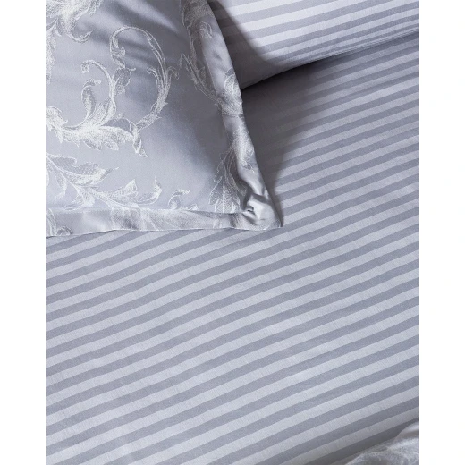 طقم غطاء لحاف مزدوج من الساتان الجاكار من بلاي - 200×220 سم، نسيج ساتان أنيق، متين وناعم من مدام كوكو - مدام كوكو - Image 2