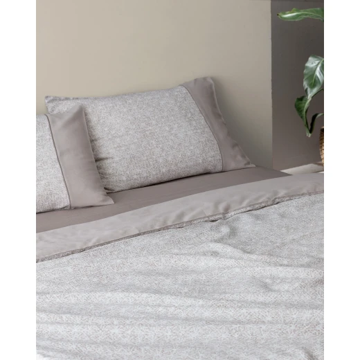 طقم غطاء لحاف كينج أستريد قطن 100%  قماش كريب مطبوع بيج 4 قطع شرشف مطاطي 240x220 سم صناعة تركية من مدام كوكو - مدام كوكو - Image 2