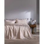 طقم مفرش سرير مزدوج بيتي 100% قطن، لون بودر، يشمل مفرش (230×240 سم) و2 غطاء وسادة (50×70 سم) من مدام كوكو - مدام كوكو