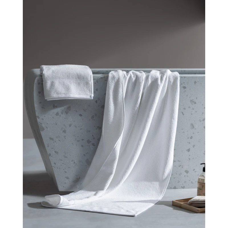 طقم مناشف كورنتين بمقاسين 50×90 سم و80×160 سم – مادام كوكو - مدام كوكو