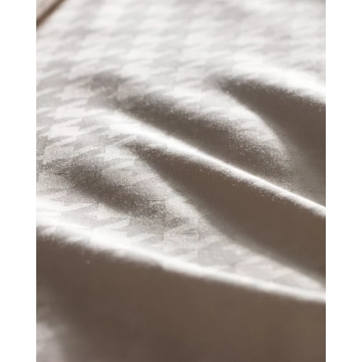 طقم غطاء لحاف لُون مزدوج الحجم – ساتان بامبو (200×220 + 2×(50×70+5) + 2×(50×70) + 240×260 سم) من مدام كوكو - مدام كوكو - Image 2
