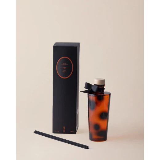 معطر جو بعيدان ريد 200 مل – عطر فاخر وثابت – تصميم أنيق يناسب جميع الأماكن – من مدام كوكو معطر جو بعيدان ريد 200 مل – عطر فاخر وثابت – تصميم أنيق يناسب جميع الأماكن – من مدام كوكو