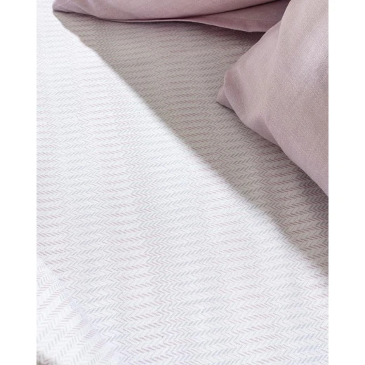 طقم غطاء لحاف فردي ديلريكو – يشمل غطاء لحاف 160×220 سم، كيس وسادة 50×70 سم، وشرشف سرير 160×230 سم – تصميم أنيق وعصري مع خامة مريحة وعالية الجودة – من مدام كوكو - مدام كوكو - Image 3