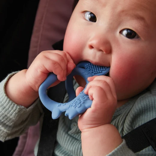 b.box Wrist Teether (Lullaby blue), Food-Grade Silicone Baby Teething Bracelet, Multi-Texture, Lightweight, Easy-Grip, Soothes Gums, Dishwasher & Steriliser Safe - B.Box - Image 5
