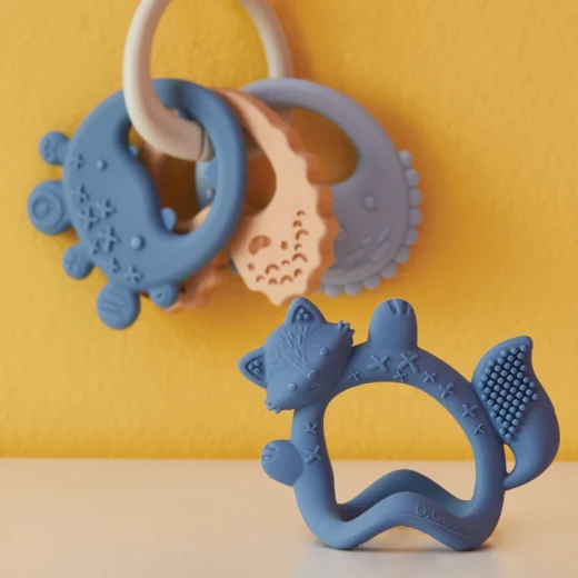b.box Wrist Teether (Lullaby blue), Food-Grade Silicone Baby Teething Bracelet, Multi-Texture, Lightweight, Easy-Grip, Soothes Gums, Dishwasher & Steriliser Safe - B.Box - Image 2