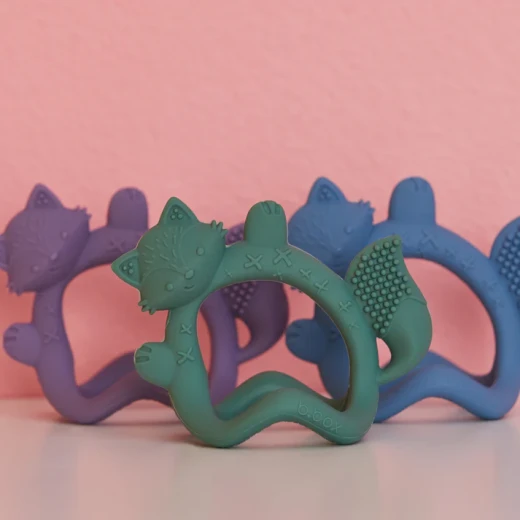 b.box Wrist Teether (Peony), Food-Grade Silicone Baby Teething Bracelet, Multi-Texture, Lightweight, Easy-Grip, Soothes Gums, Dishwasher & Steriliser Safe - B.Box - Image 2