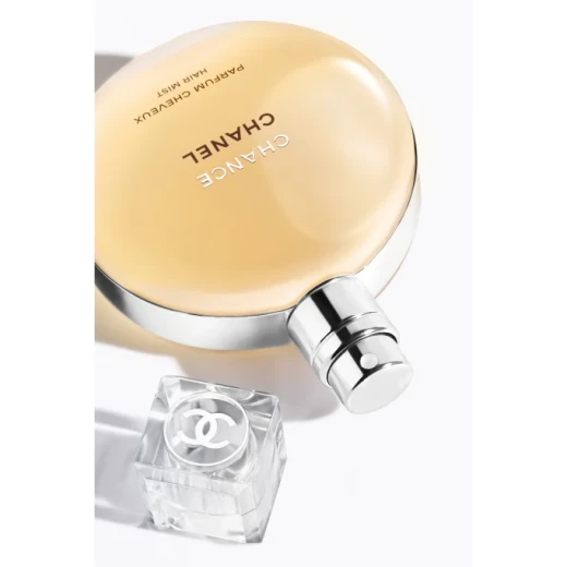 شانيل تشانس معطر شعر 35 مل عطر زهري للنساء يدوم طويلاً برائحة تدوم طوال اليوم بنوتات الباتشولي والياسمين والورد مثالي للاستخدام اليومي لإنعاش وتعزيز الشعر - شانيل - Image 4