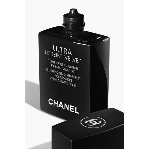 Chanel Ultra Le Teint Velvet Foundation Natural Matte Finish Flawless Complexion 30ml - Chanel - Image 4
