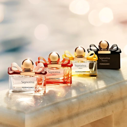 Salvatore Ferragamo Signorina Unica Eau de Parfum Gift Set for Women Floral Fragrance 3.4 oz Elegant & Confident - Salvatore Ferragamo - Image 3