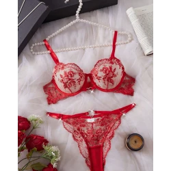 Women's 2-Piece Lingerie Set – Red Embroidered Retro Style with Heart Buckle, Elegant for Mature Women Small