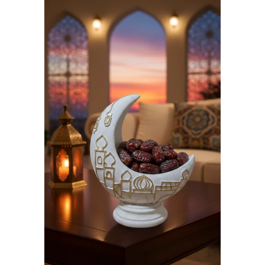 صحن عوامة على شكل هلال، مزين بطابع إسلامي مميز، ارتفاع حوالي 24 سم، مثالي لتقديم التمر والحلويات أو كقطعة ديكور للمنزل خلال رمضان والمناسبات الدينية - دمية رمضان - Image 2