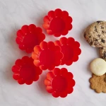 أكواب خبز الكعك الصغيرة من السيليكون من كاراجا، أحمر، 6 قطع، قطر 7.5 سم - كراجا