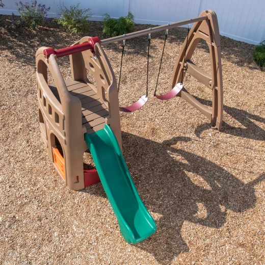 مجموعة ألعاب Naturally Playful® مع امتداد التسلق والأرجوحة (754300) - مركز أنشطة خارجي متكامل | نادي من مستويين، زحليقة، ومجموعة أرجوحة مزدوجة من ستيب 2 - Step2 - Image 3