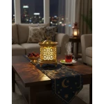 فانوس رمضان ذهبي مودرن بارتفاع 15 سم بنقوش مفرغة وإضاءة LED داخلية دافئة - قطعة ديكور رمضانية أنيقة للمنزل والمكتب بتصميم عصري وقاعدة ثابتة - دمية رمضان