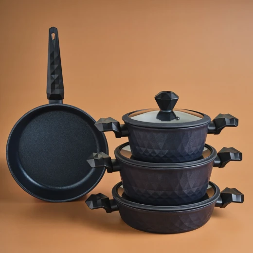 طقم أواني طهي كاراجا بيو دايموند 7 قطع بمقبض مضاد للبكتيريا أسود طقم أواني طهي كاراجا بيو دايموند 7 قطع بمقبض مضاد للبكتيريا أسود