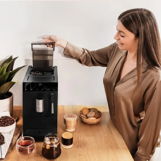 ماكينة قهوة Cecotec Cremmaet Compact Steam أوتوماتيكية 19 بار مع مطحنة حبوب مدمجة وتحضير إسبريسو وأمريكانو ونظام Thermoblock + هدية قسيمة حبوب قهوة من العميد - سيكوتك - Image 2