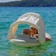 مقعد عوامة الأطفال SUNNYLiFE Float Together بتصميم بطة باللون الأخضر المخطط للأعمار من 12-24 شهرًا مع مظلة قابلة للإزالة وميزات أمان - صني لايف - Image 3