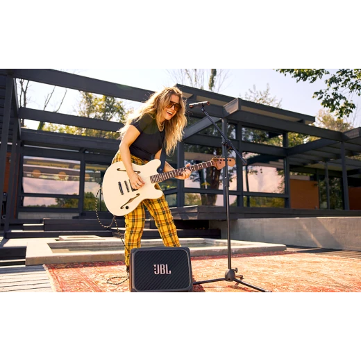 جي بي إل BandBox Trio نظام تدريب موسيقي محمول مدعوم بالذكاء الاصطناعي | رفيق ذكي للتدريب الموسيقي مع ملاحظات وتغذية راجعة ذكية لتحسين الأداء | تصميم محمول | اللون الأسود | الموديل JBLBANDBOXTRIOEU - جي بي ال - Image 9