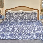 طقم غطاء سرير مزدوج كاراجا هوم سيلين أزرق، مفرش سرير 240×250 سم مع 2 غطاء وسادة بتصميم أنيق - كراجا