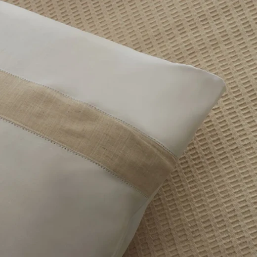 طقم بيكيه سرير مزدوج كاراجا هوم ديليسا كريمي، بيكيه قطن كتان 200×220 سم مع ملاءة و2 غطاء وسادة بتصميم أنيق - كراجا - Image 2