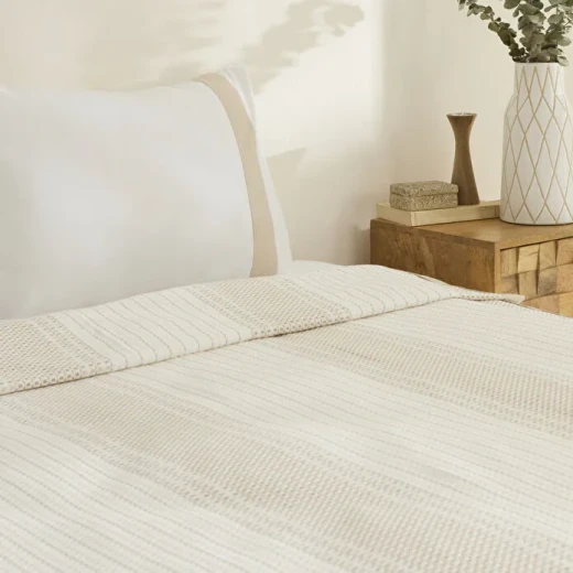 طقم بيكيه سرير مزدوج كاراجا هوم رايز بيج، بيكيه قطن كتان 200×220 سم مع ملاءة و2 غطاء وسادة بتصميم أنيق - كراجا - Image 2