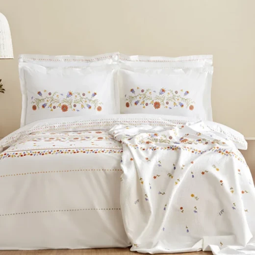 طقم مفروشات سرير كاراجا هوم كلاريس مزدوج 100% قطن متعدد الألوان مع غطاء لحاف وبيكيه هدية وشرشف وغطاء وسادة طقم مفروشات سرير كاراجا هوم كلاريس مزدوج 100% قطن متعدد الألوان مع غطاء لحاف وبيكيه هدية وشرشف وغطاء وسادة