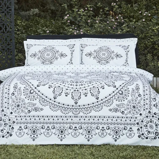 طقم مفروشات سرير كاراجا هوم أوريان مزدوج مع غطاء لحاف وشرشف و2 غطاء وسادة ومفرش سرير قطن وبوليستر - كراجا - Image 8