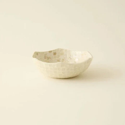 طبق ديكوري كاراجا هوم كاري من الخيزران وصدف اللؤلؤ مقاس 25.5×25.5×8.5 سم لتزيين المنزل بأناقة طبق ديكوري كاراجا هوم كاري من الخيزران وصدف اللؤلؤ مقاس 25.5×25.5×8.5 سم لتزيين المنزل بأناقة