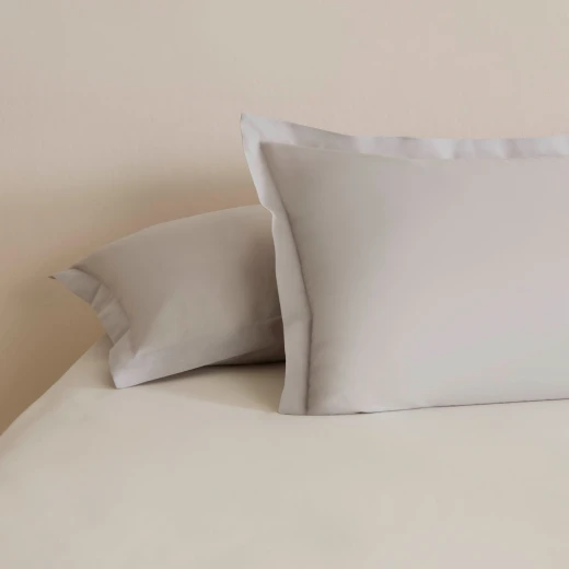 طقم أغطية وسائد كاراجا هوم بيسيك بحواف قطعتين رمادي 50×70 سم من القطن 100%