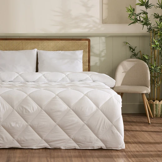 لحاف كاراجا هوم مايكروفايبر سوفت مزدوج 195×215 سم بحشوة 250 جم/م² من البوليستر لراحة ودفء مثاليين - كراجا - Image 2