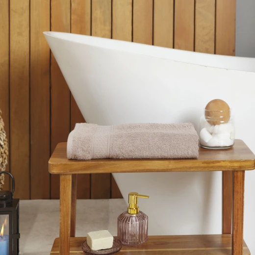 كاراتشا هوم دييل منشفة حمام بيج 70×140 سم من القطن المعاد تدويره 100% بتصميم ناعم وأنيق للاستخدام اليومي كاراتشا هوم دييل منشفة حمام بيج 70×140 سم من القطن المعاد تدويره 100% بتصميم ناعم وأنيق للاستخدام اليومي