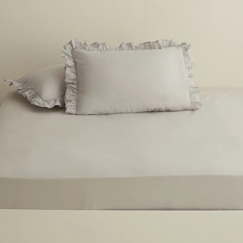 كاراتشا هوم بيسيك ملاءة سرير سادة مفردة رمادية 160×240 سم من القطن 100% ناعمة ومريحة للاستخدام اليومي - كراجا