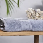 منشفة حمام كاراجا هوم أكواسوفت لون أزرق مقاس 85×150 سم من القطن 100% ناعمة وعالية الامتصاص للاستحمام اليومي - كراجا