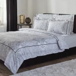 طقم غطاء سرير مزدوج كاراجا هوم أرتكو من القطن 100% بتقنية بيركال 61 خيط، غطاء لحاف 200×220 سم وملاءة و2 كيس وسادة - كراجا