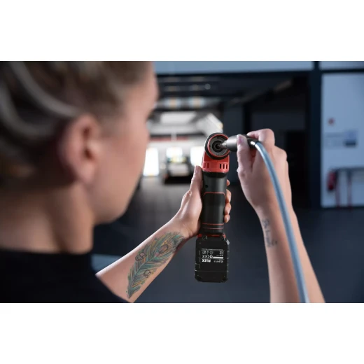 طقم تلميع FLEX PXE 80 بعمود مرن FS140 لإصلاح البقع والزوايا والمناطق التي يصعب الوصول إليها. يتضمن مقبضًا رفيعًا وسرعة قصوى تبلغ 6000 دورة في الدقيقة لنتائج تنظيف احترافية. - فليكس - Image 3