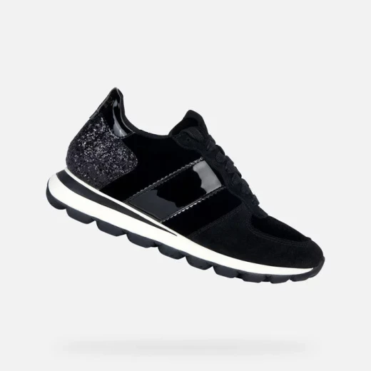 حذاء رياضي نسائي Geox Spherica VSERIES أسود مقاس 38 بتصميم عصري ومريح مع تفاصيل لامعة حذاء رياضي نسائي Geox Spherica VSERIES أسود مقاس 38 بتصميم عصري ومريح مع تفاصيل لامعة