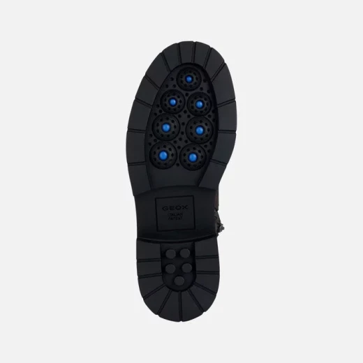 حذاء كاحل نسائي Geox Spherica EC7 بلون رمادي داكن، مقاس 40، يتميز بإغلاق بسحاب جانبي، تصميم جيد التهوية، تبطين فائق النعومة، مصنوع من جلد الغزال، ونعل سفلي عصري للمدينة - جيوكس - Image 6