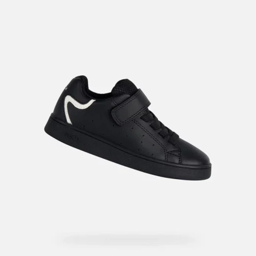 Geox Eclyper Boy Junior Sneaker Black 31 Lightweight Breathable Low Cut Tennis Court Style Casual Shoe with Elasticated Lacing and Riptape Closure for Easy Foot Entry