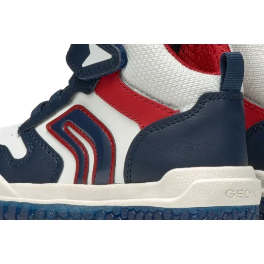 حذاء رياضي للأولاد جي أو إكس بزيرلايت بوي بتصميم كرة السلة متوسط ​​الطول مع أضواء متعدد الألوان مقاس 32 توصيل سريع سهل الاستبدال - مملكة الألعاب - Image 9