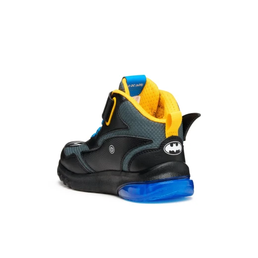 Geox Ciberdron Boy's Sporty Sneakers with Batman Inspiration, Mesh and Leather-Effect Upper, and Light-Up Sole Controlled by Press Button, Size 33, Black Color - Ciberdron - Image 5