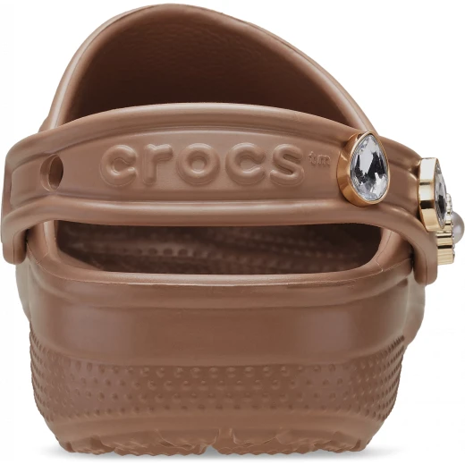 صنادل Crocs Classic Pinnacle للأطفال مزينة باللون البني، سهلة الارتداء والخلع، مادة Croslite متينة، فتحات تهوية لـ Jibbitz، مقاسات 36 37 - كروكس - Image 4