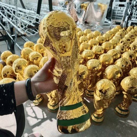 مجسم كأس العالم الرياضي لكرة القدم من الراتنج، نسخة طبق الأصل ذهبية بارتفاع 13 سم لهواة الجمع - Image 4