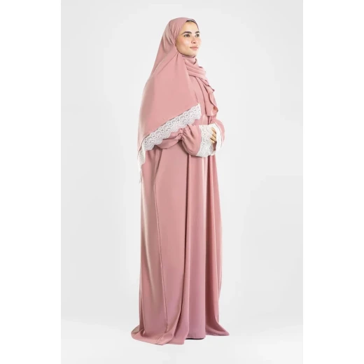 عباية الصلاة الإسلامية من أركاديا بوتيك بتصميم دانتيل الوردة باللون العاجي الأنيق من قماش الكريب الفاخر بمقاس واحد عباية الصلاة الإسلامية من أركاديا بوتيك بتصميم دانتيل الوردة باللون العاجي الأنيق من قماش الكريب الفاخر بمقاس واحد