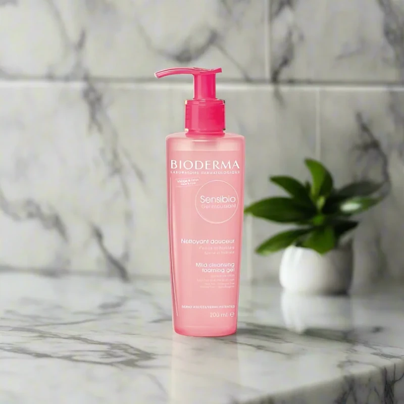 Bioderma Crealine Pink Gel Mousse Foaming Wash: Gentle Cleanser for Sensitive Skin, 200ml Bottle, Effectively Removes Impurities and Soothes Irritation - Bioderma